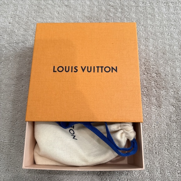 Louis Vuitton Belt - Picture 1 of 3